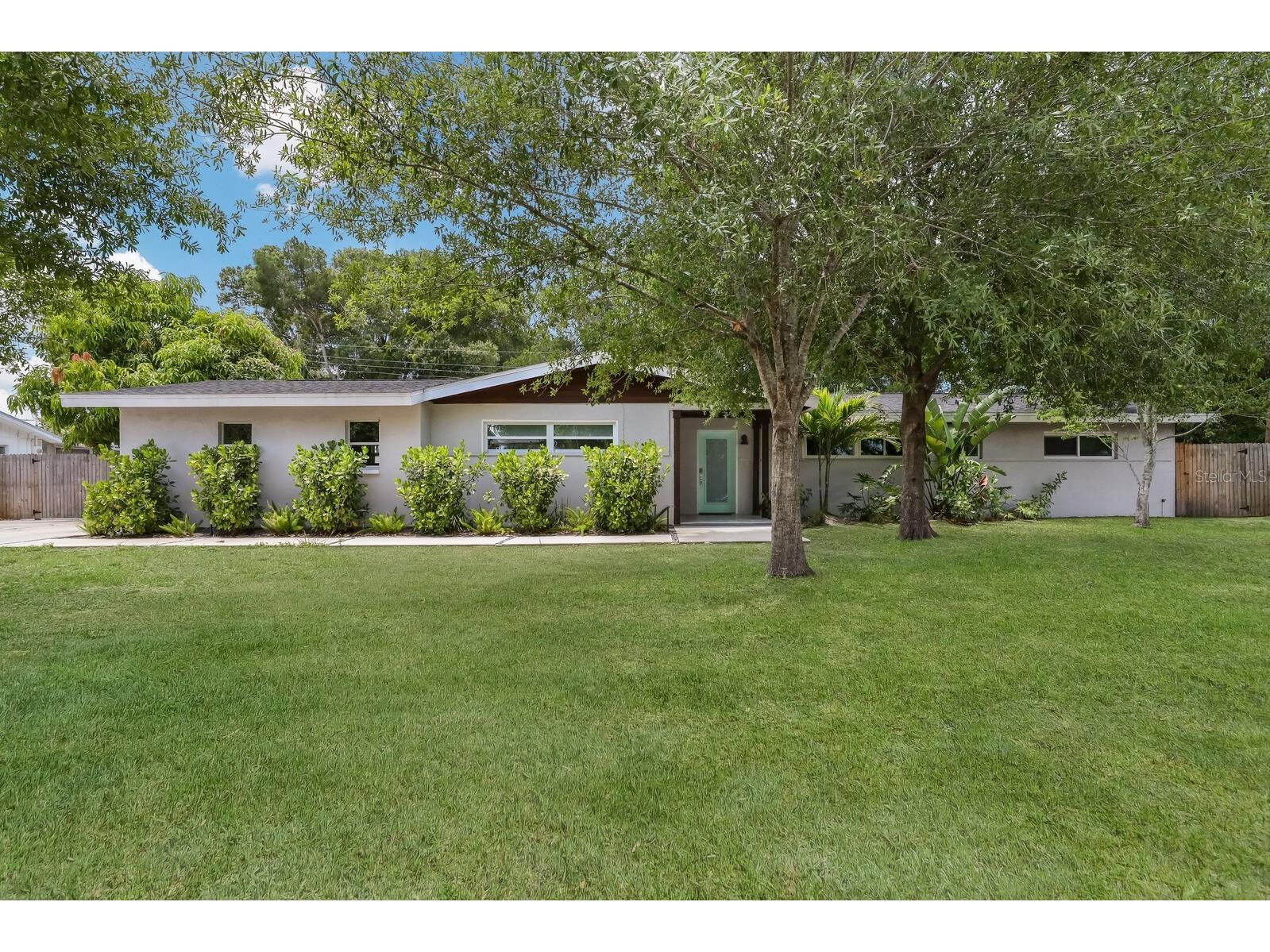 5720 Isanda Place Sarasota FL 34231 A4695097 image2
