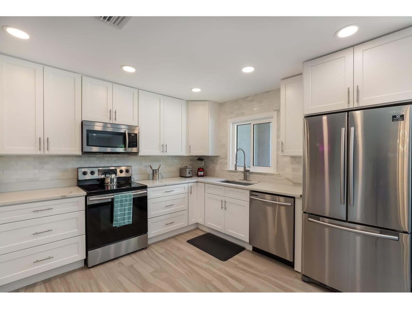 5720 Isanda Place Sarasota FL 34231 A4695097 image8
