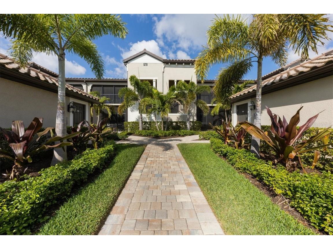 5720 Palmer Circle #205 Bradenton FL 34211 A4568231 image1