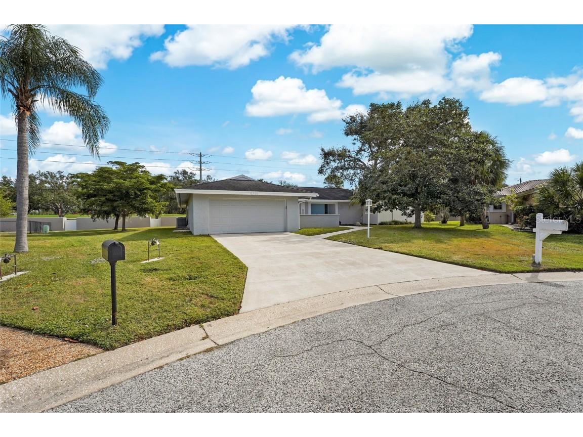 5720 Timber Lake Circle Sarasota FL 34243 A4671628 image1
