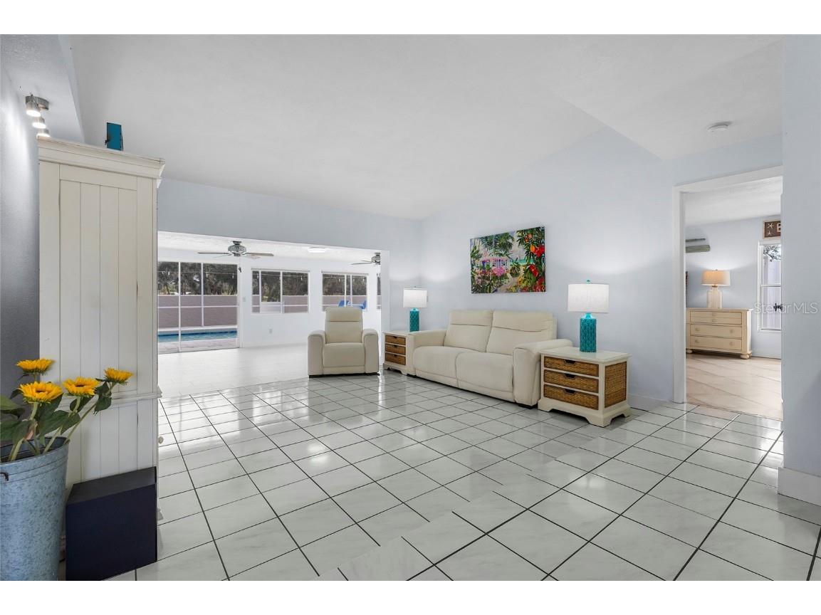 5720 Timber Lake Circle Sarasota FL 34243 A4671628 image14