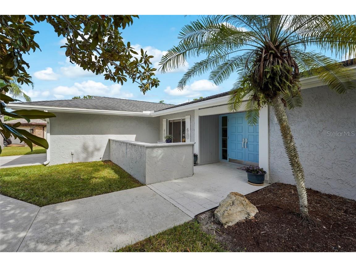 5720 Timber Lake Circle Sarasota FL 34243 A4671628 image2