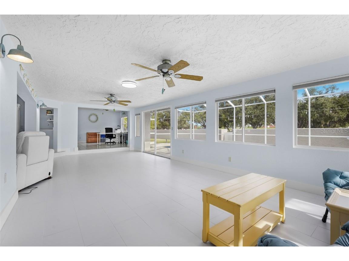 5720 Timber Lake Circle Sarasota FL 34243 A4671628 image28