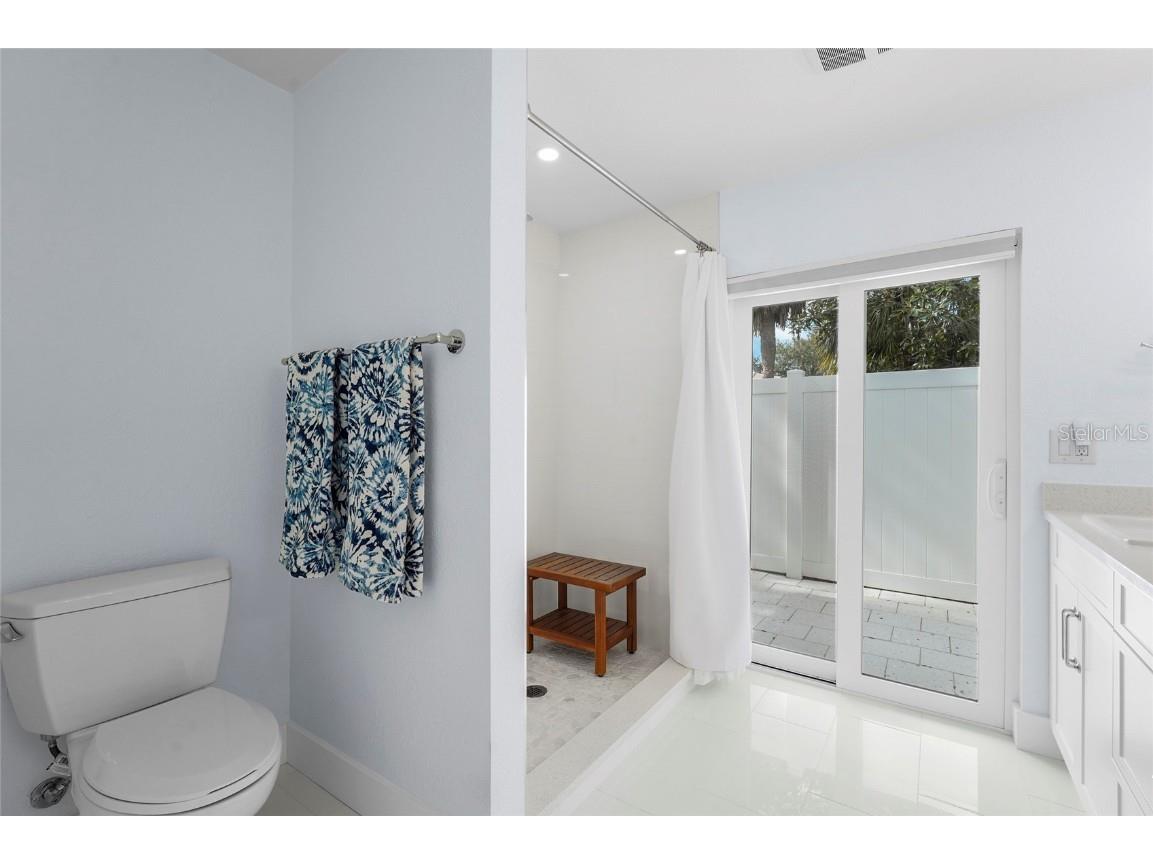 5720 Timber Lake Circle Sarasota FL 34243 A4671628 image35