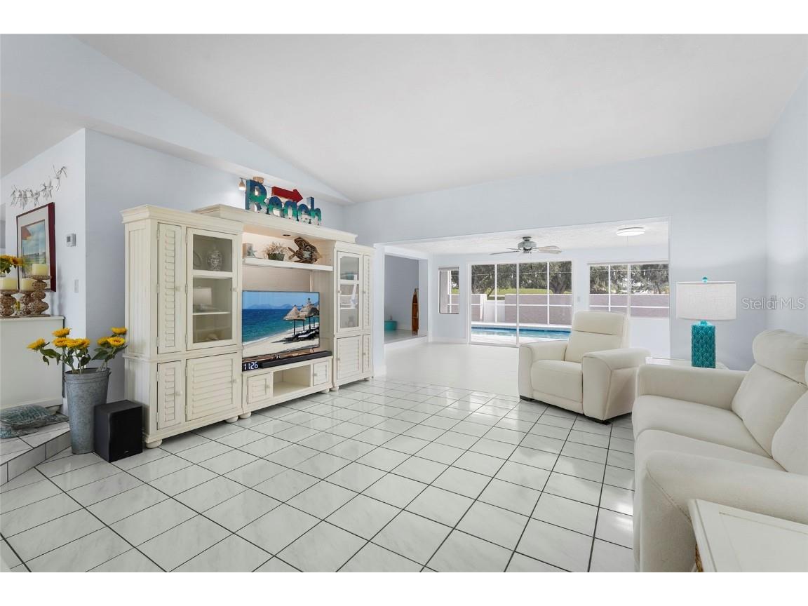 5720 Timber Lake Circle Sarasota FL 34243 A4671628 image6