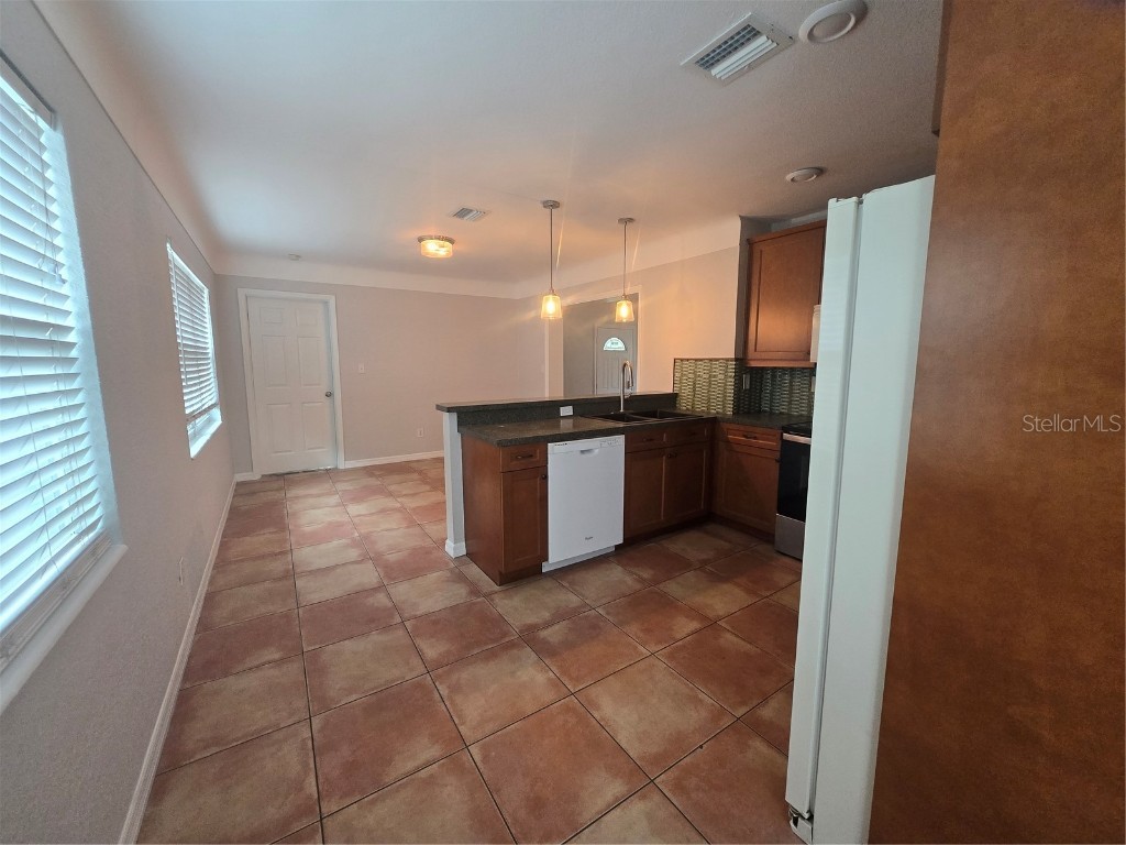 5721 10th Avenue N Saint Petersburg FL 33710 TB8431808 image11