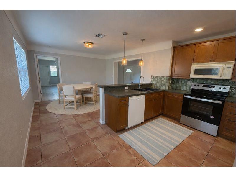 5721 10th Avenue N Saint Petersburg FL 33710 TB8465977 image4