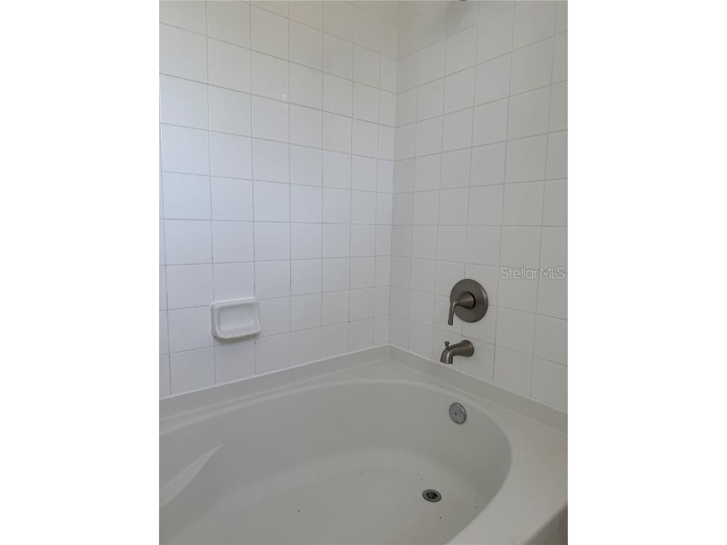 5721 Bentgrass Drive #20-202 Sarasota FL 34235 A4662276 image16