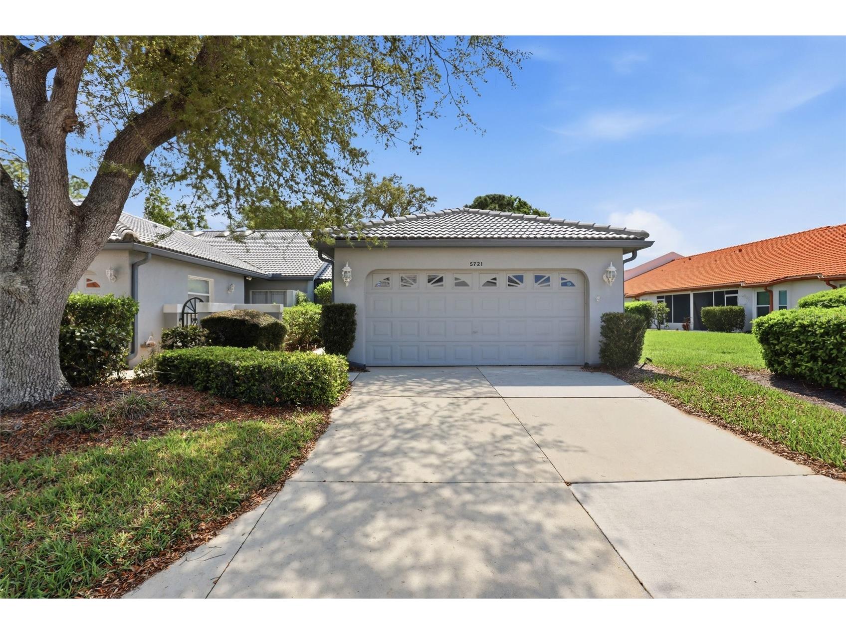 5721 Casa Del Sol Boulevard #3223 Sarasota FL 34233 A4686344 image1