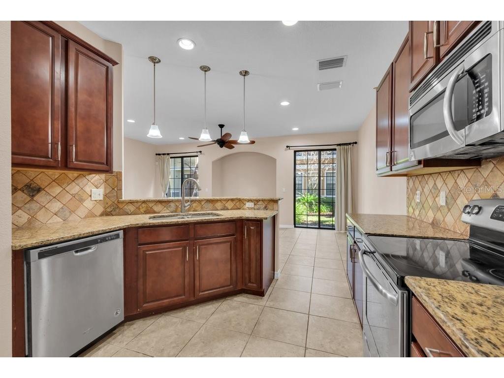 5722 Kinglethill Drive Lithia FL 33547 TB8459248 image12