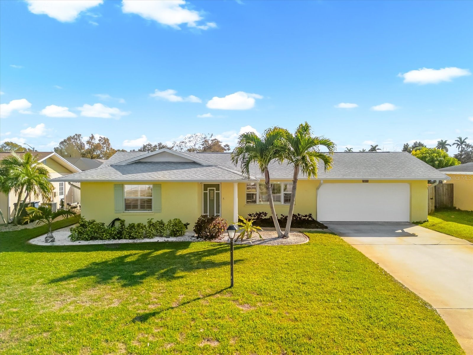5723 1st Avenue Drive W Bradenton FL 34209 A4683070 image1