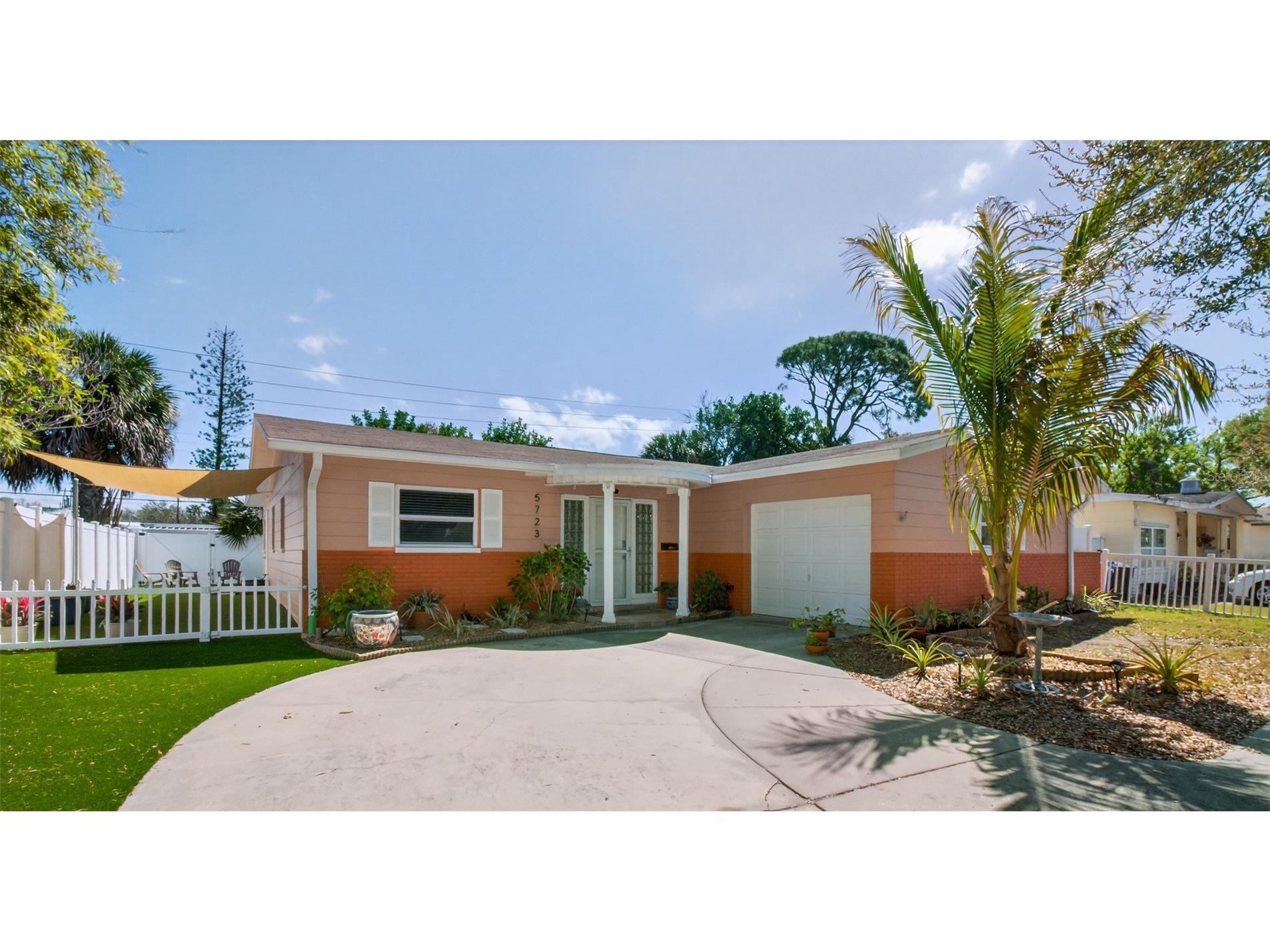 5723 1st Street NE Saint Petersburg FL 33703 TB8484076 image1