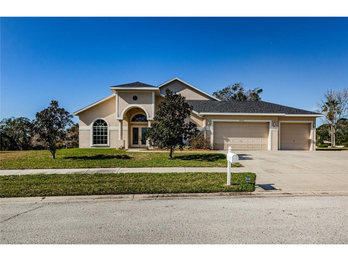 5723 Bass Drive Zephyrhills FL 33541 T3425292 image1