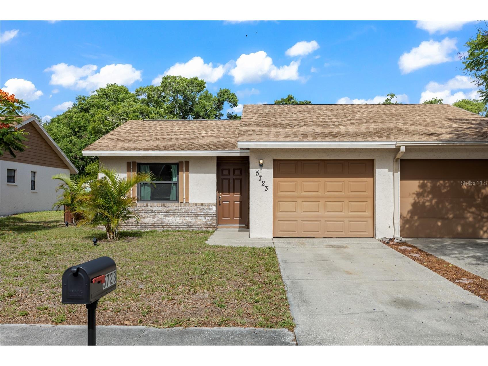 5723 Deer Hollow Trail Sarasota FL 34232 TB8511154 image1