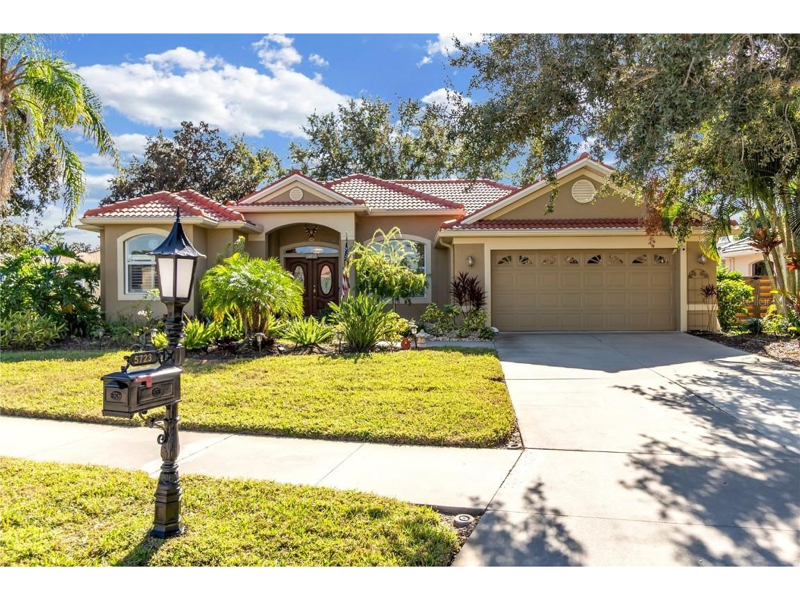 5723 Eastwind Drive Sarasota FL 34233 A4675503 image1