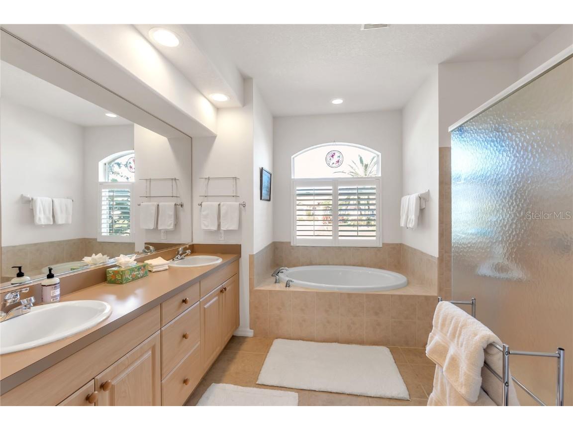 5723 Eastwind Drive Sarasota FL 34233 A4675503 image20