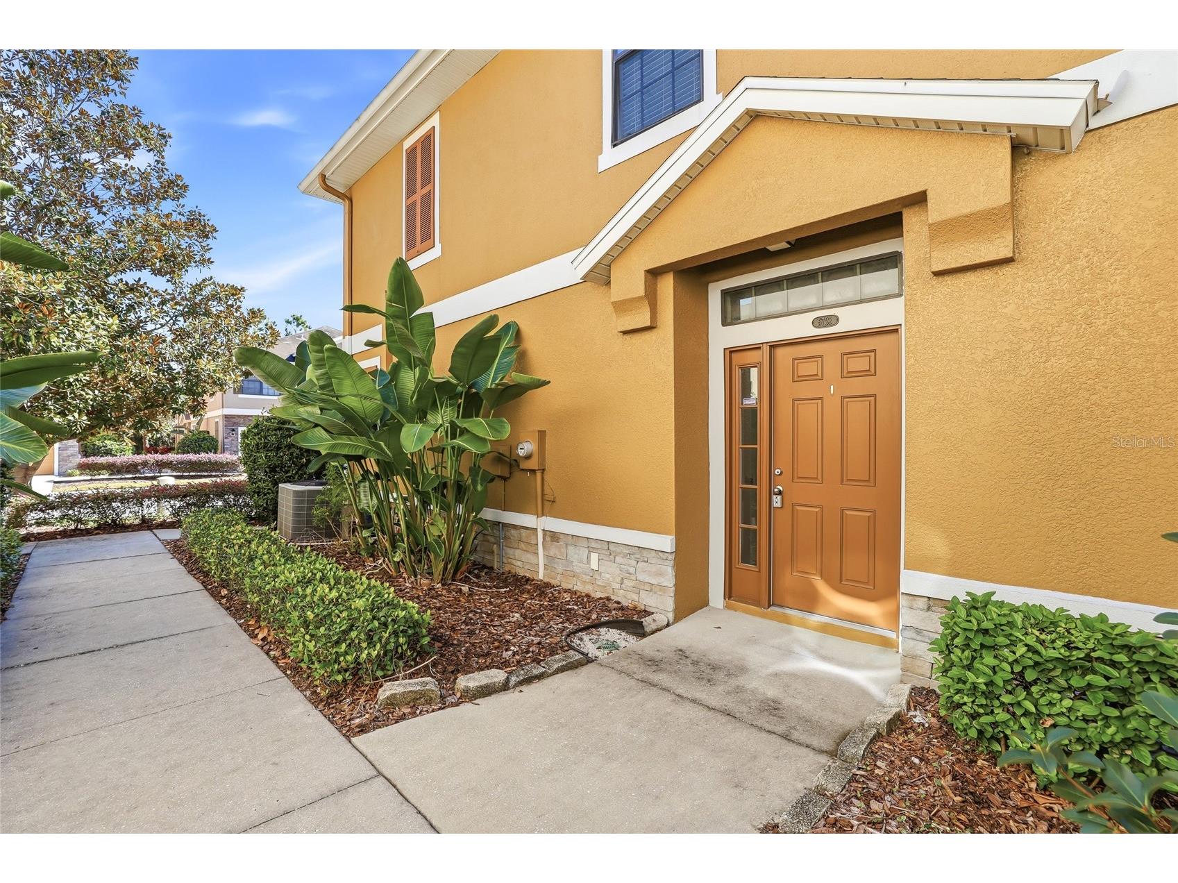 5723 Kingsletsound Place Lithia FL 33547 TB8452059 image1