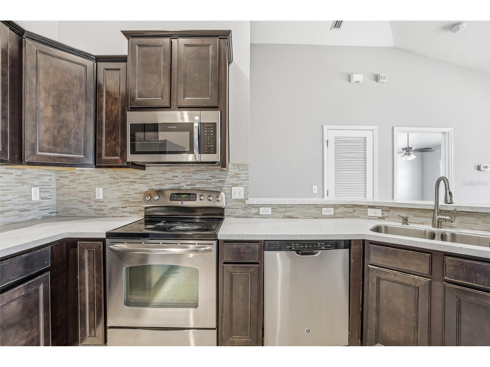 5723 Kingsletsound Place Lithia FL 33547 TB8452059 image15