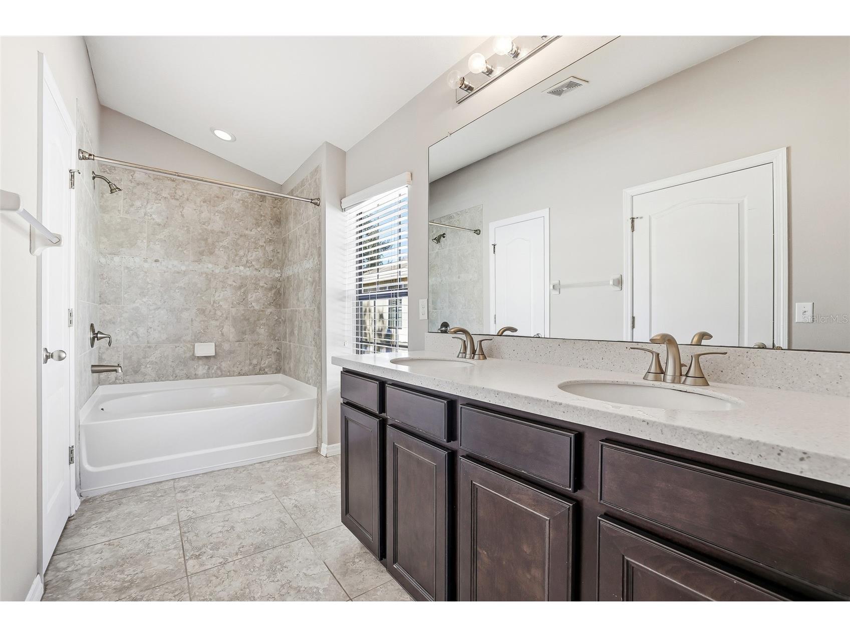 5723 Kingsletsound Place Lithia FL 33547 TB8452059 image23