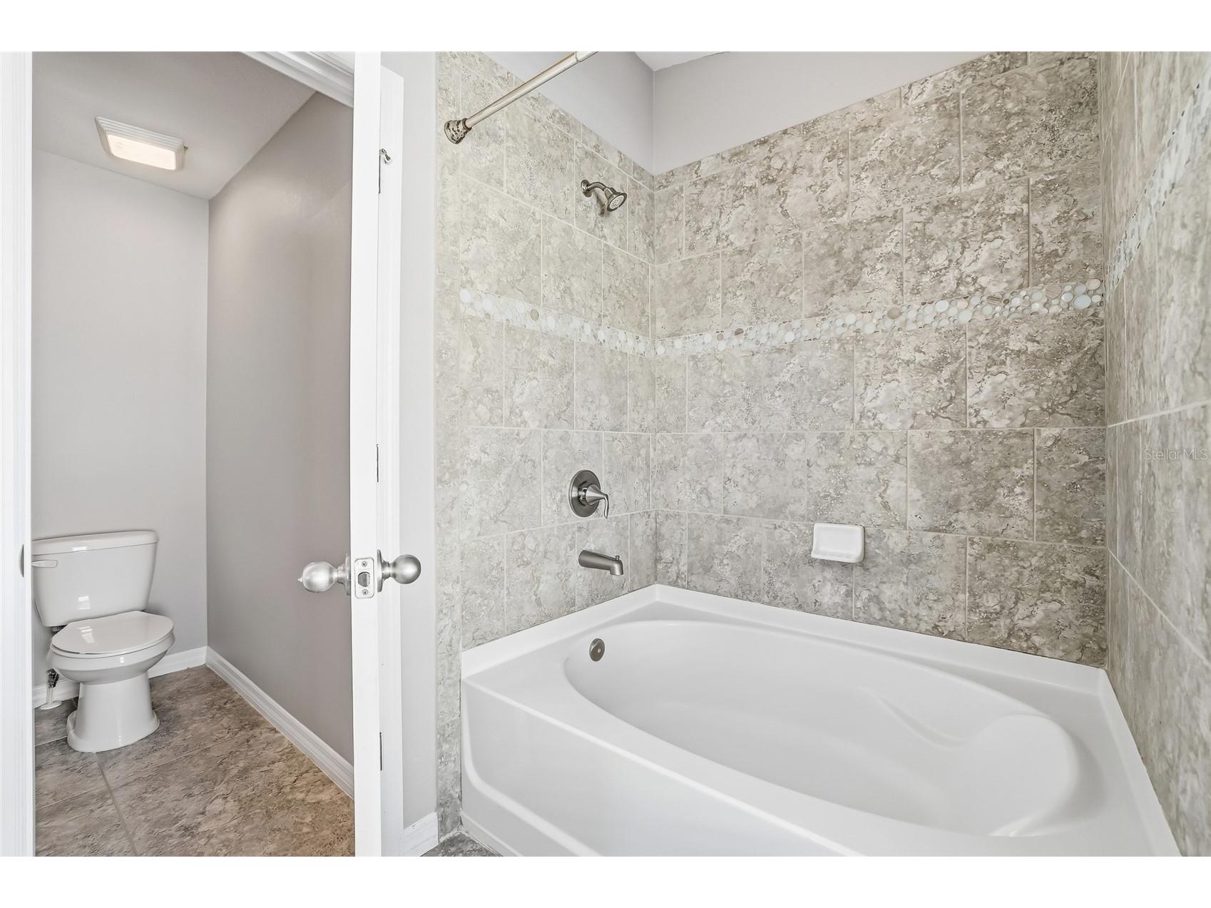 5723 Kingsletsound Place Lithia FL 33547 TB8452059 image24