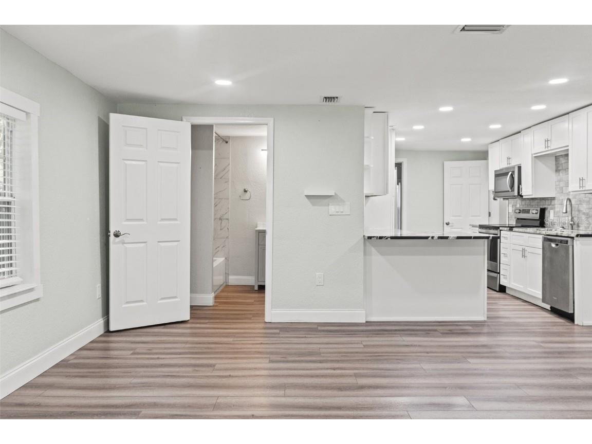 5724 Casson Avenue New Port Richey FL 34652 W7876574 image17