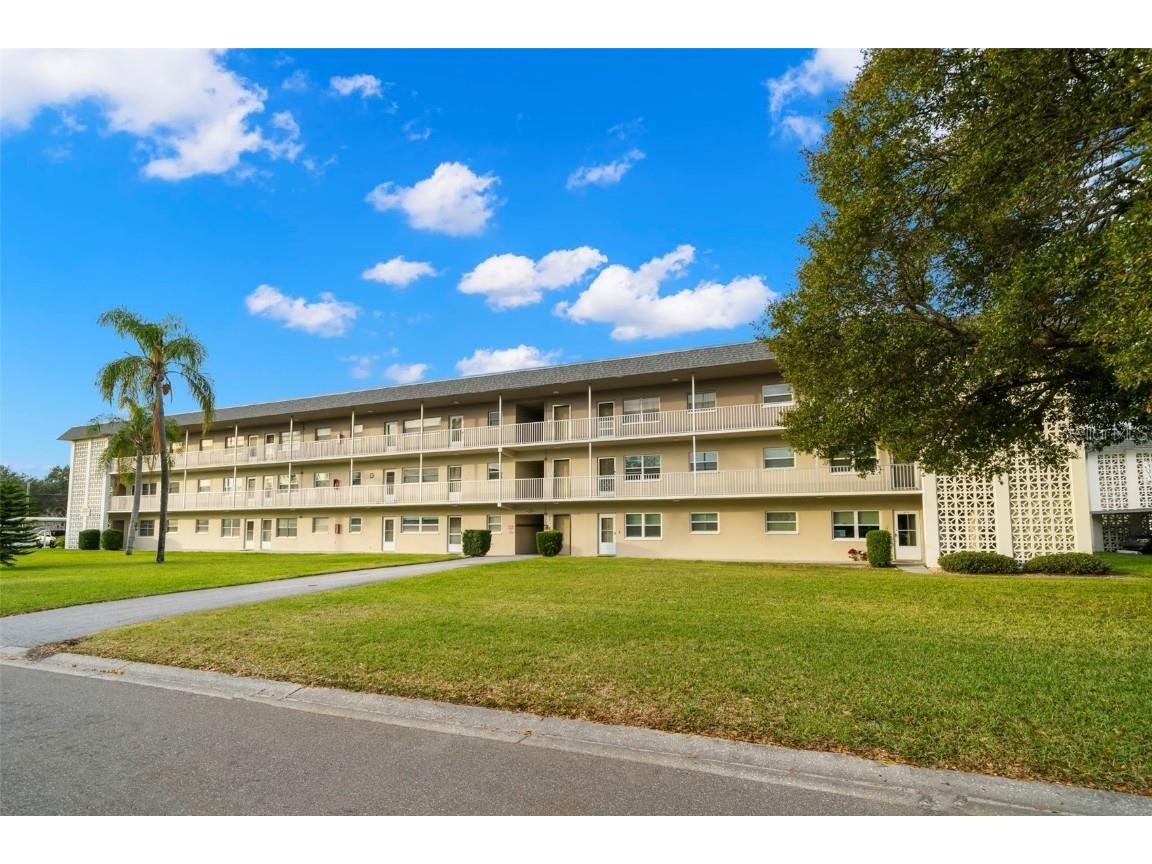 5725 12th Avenue N #106D Saint Petersburg FL 33710 T3499758 image1
