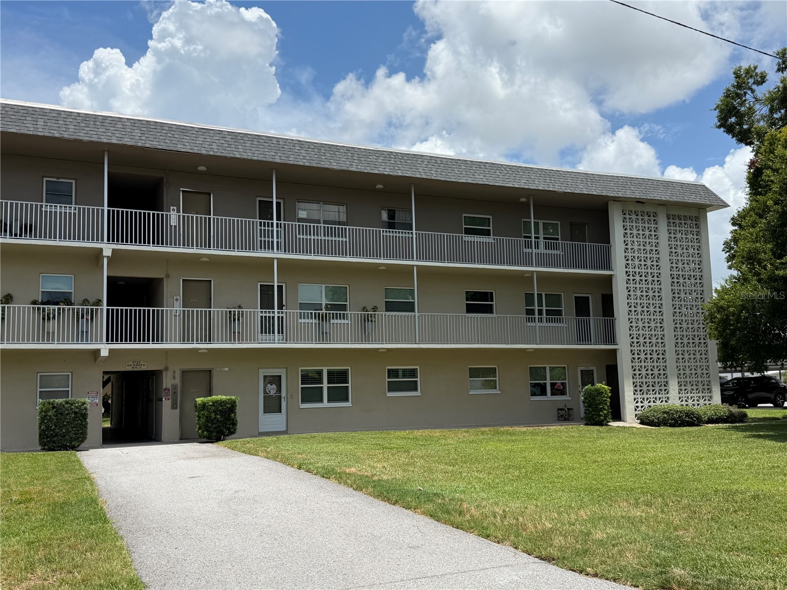 5725 12th Avenue N #306D Saint Petersburg FL 33710 TB8526042 image1