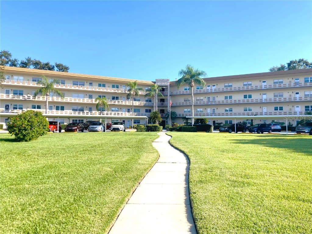 5725 80th Street N #403 Saint Petersburg FL 33709 U8209472 image1