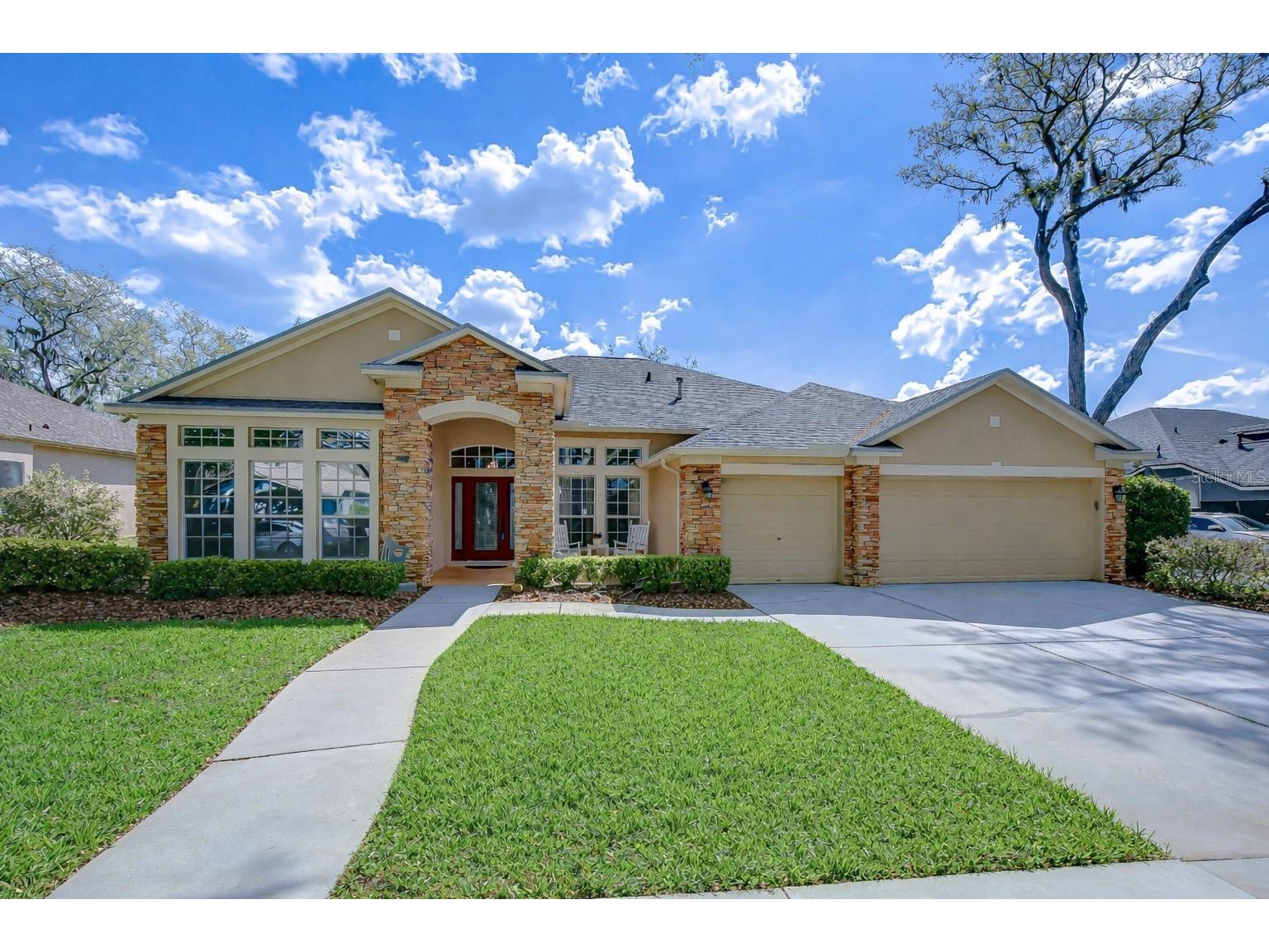 5725 Eaglemount Circle Lithia FL 33547 TB8493668 image1