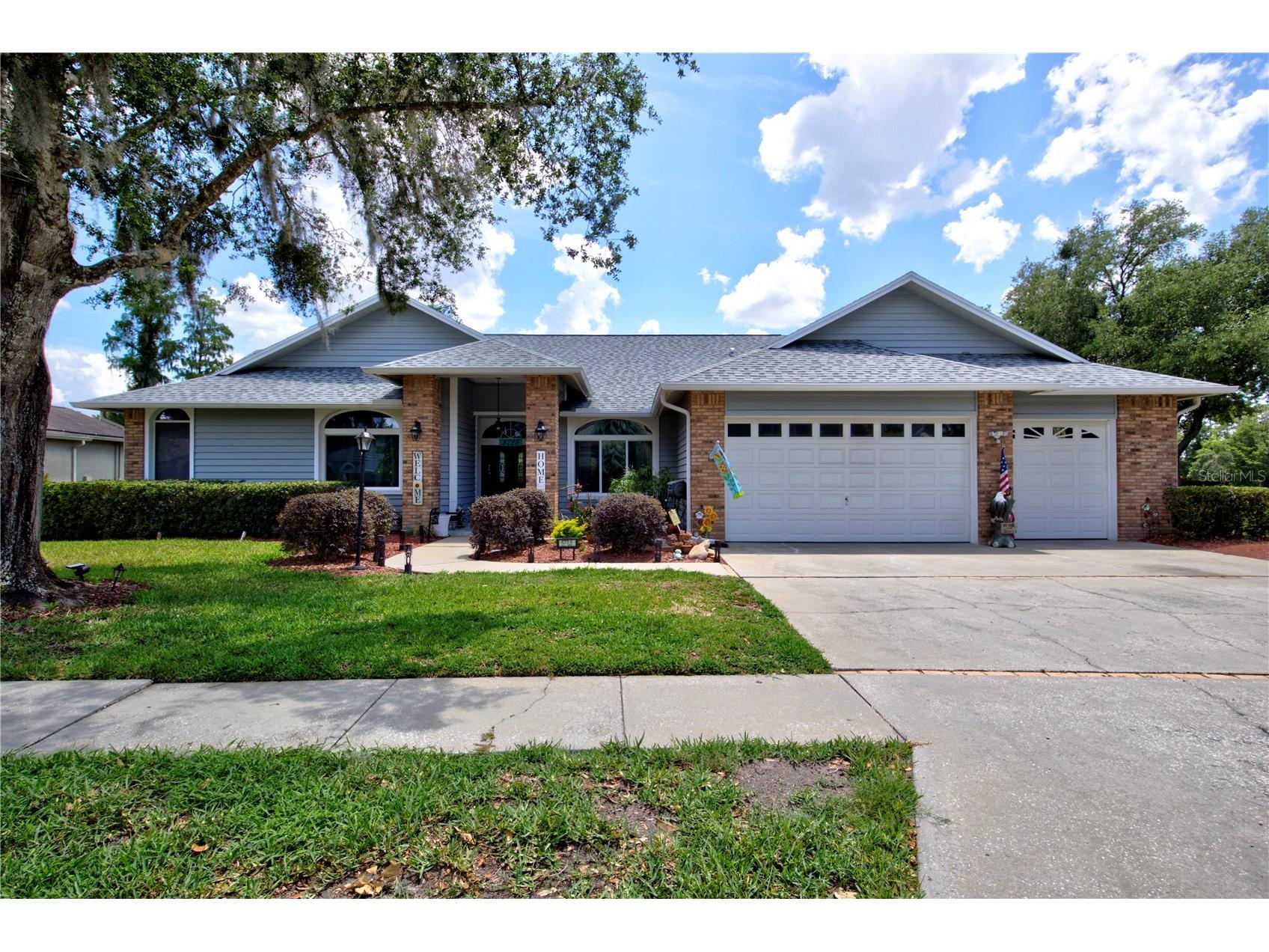 5725 Wedgefield Drive Zephyrhills FL 33541 TB8504828 image1