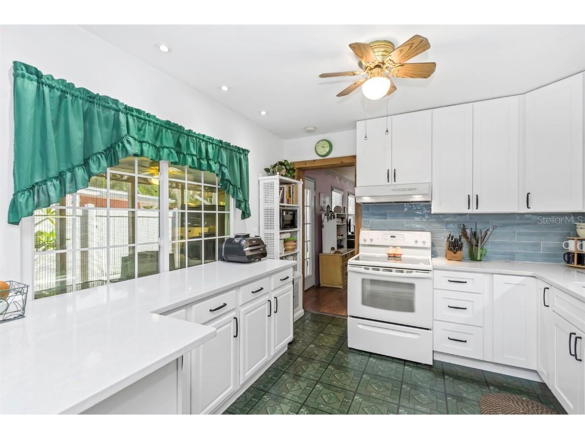 5726 13th Avenue S Gulfport FL 33707 TB8448128 image11