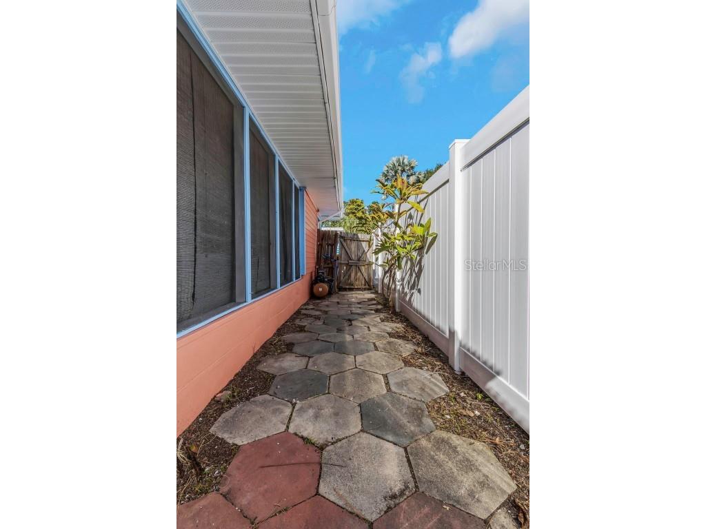 5726 13th Avenue S Gulfport FL 33707 TB8448128 image31