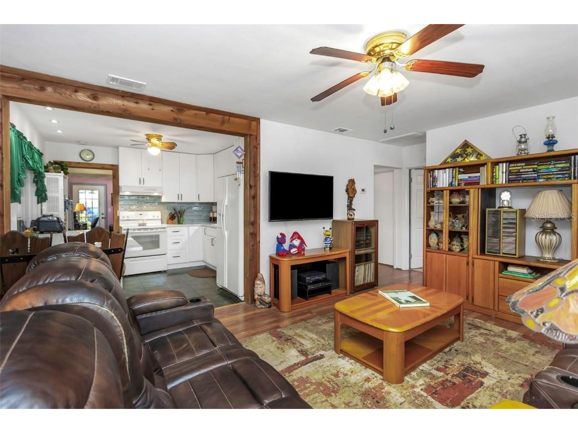 5726 13th Avenue S Gulfport FL 33707 TB8448128 image4