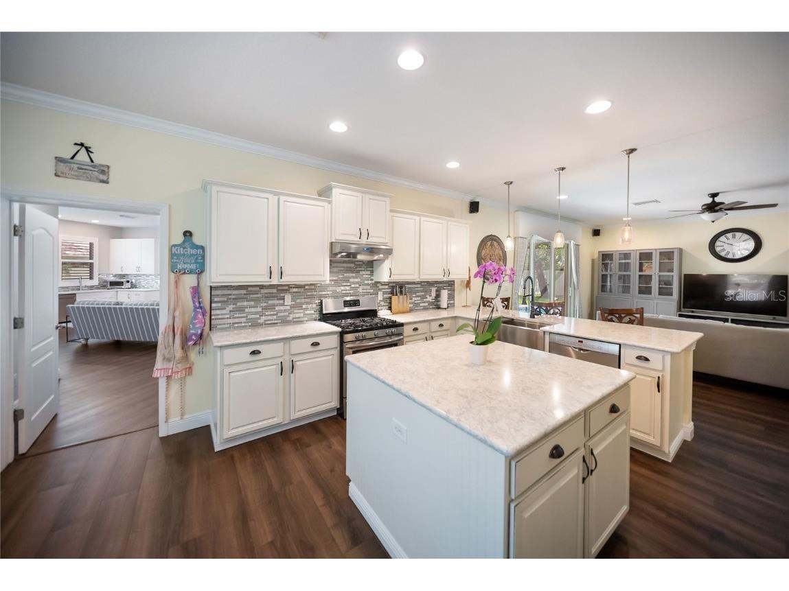 5726 Aaron Court Sarasota FL 34232 A4658566 image4