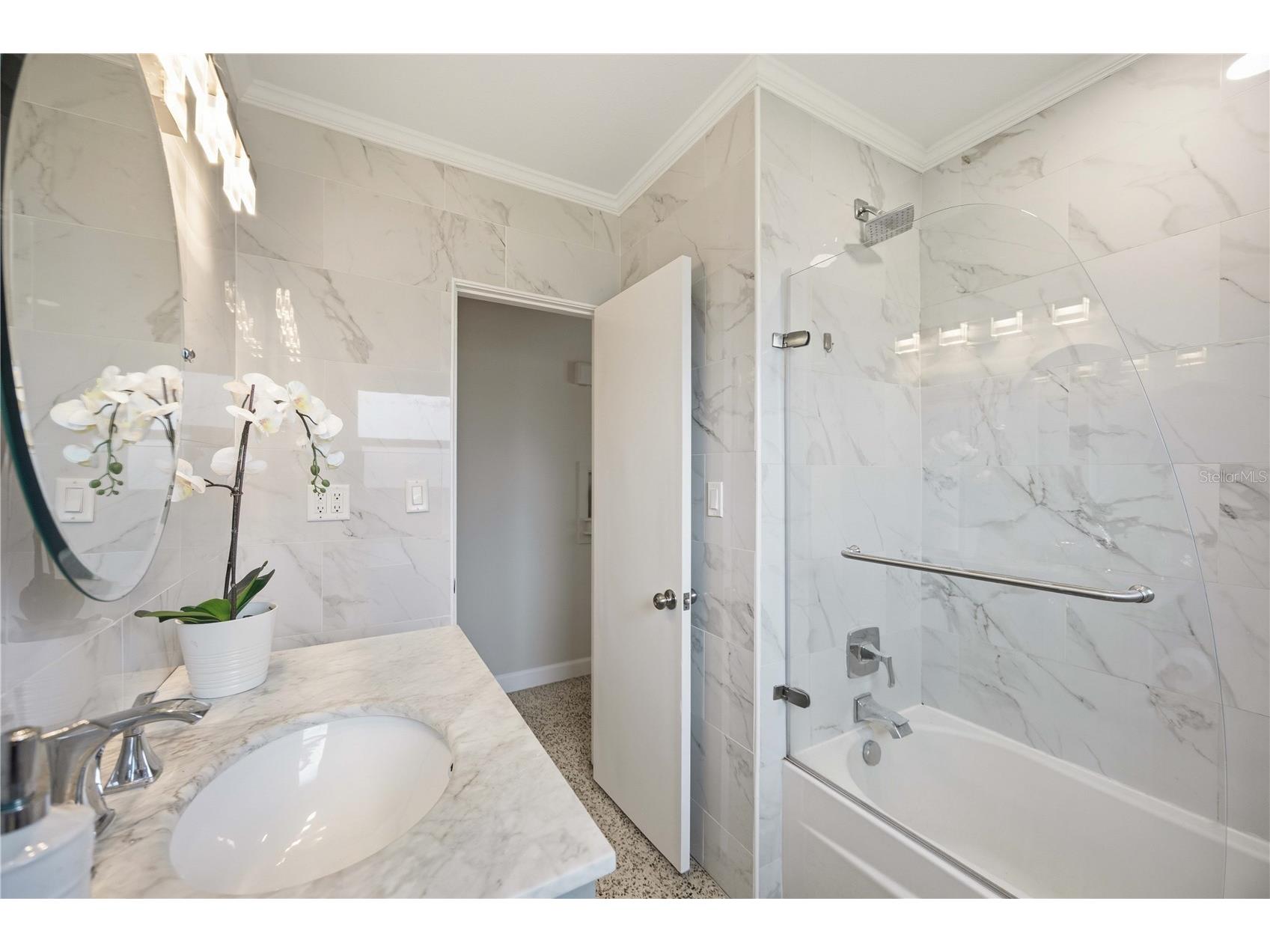 5726 Waneta Place Sarasota FL 34231 A4697396 image29