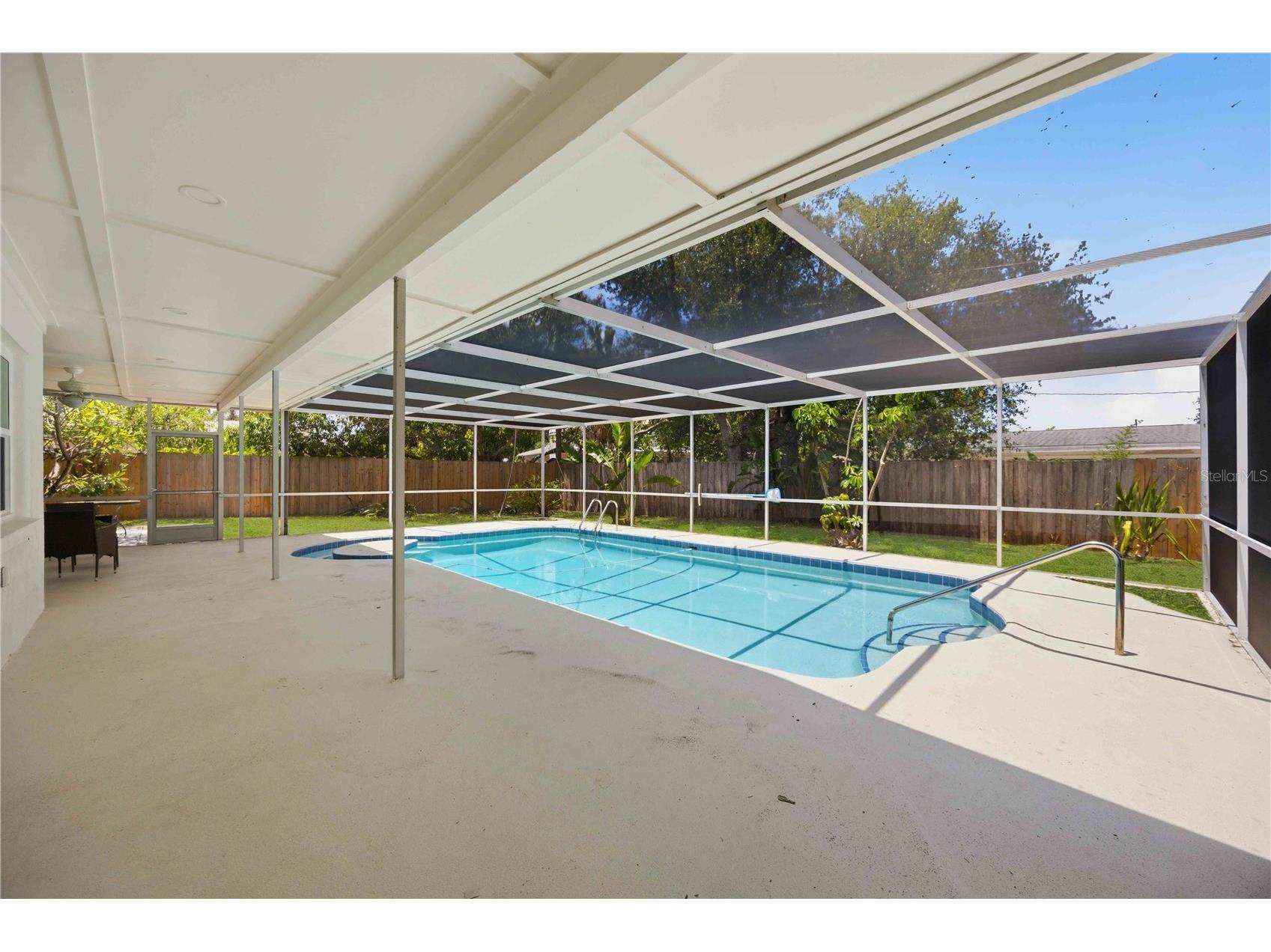 5726 Waneta Place Sarasota FL 34231 A4697396 image39