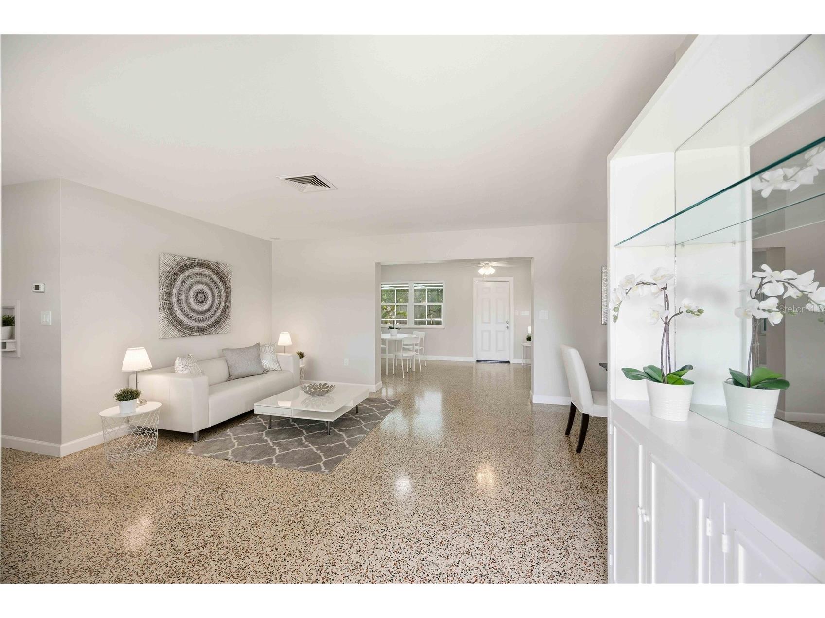 5726 Waneta Place Sarasota FL 34231 A4697396 image4