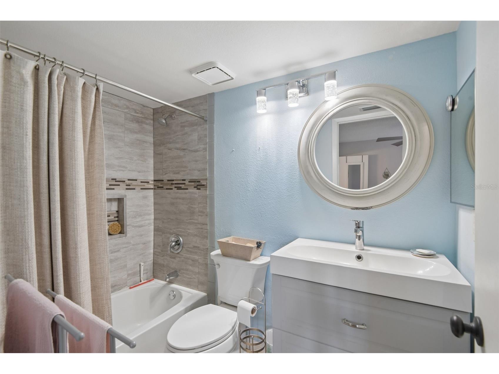 5727 Biscayne Court #209 New Port Richey FL 34652 OM725742 image9