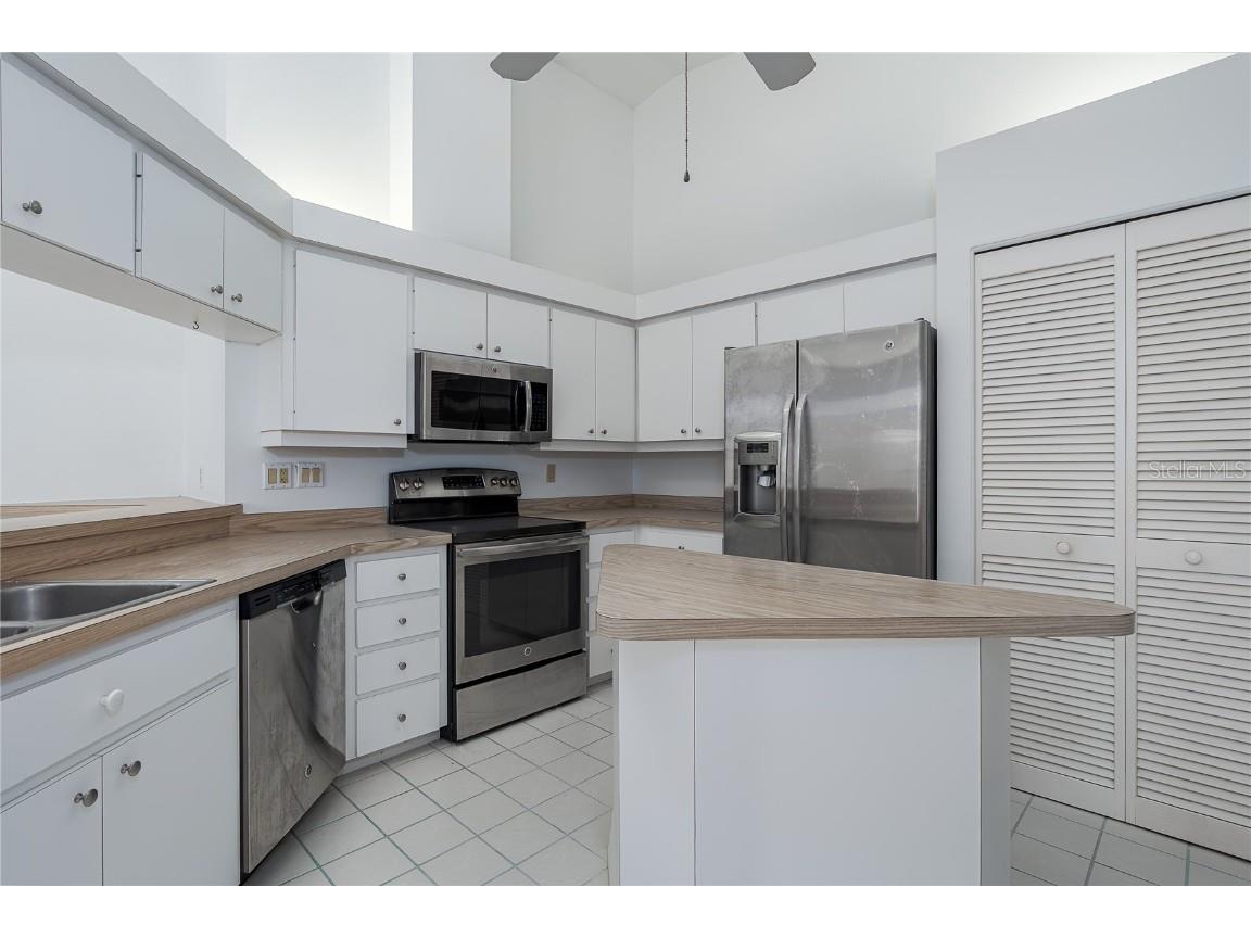 5727 Garden Lakes Palm Bradenton FL 34203 A4660492 image12