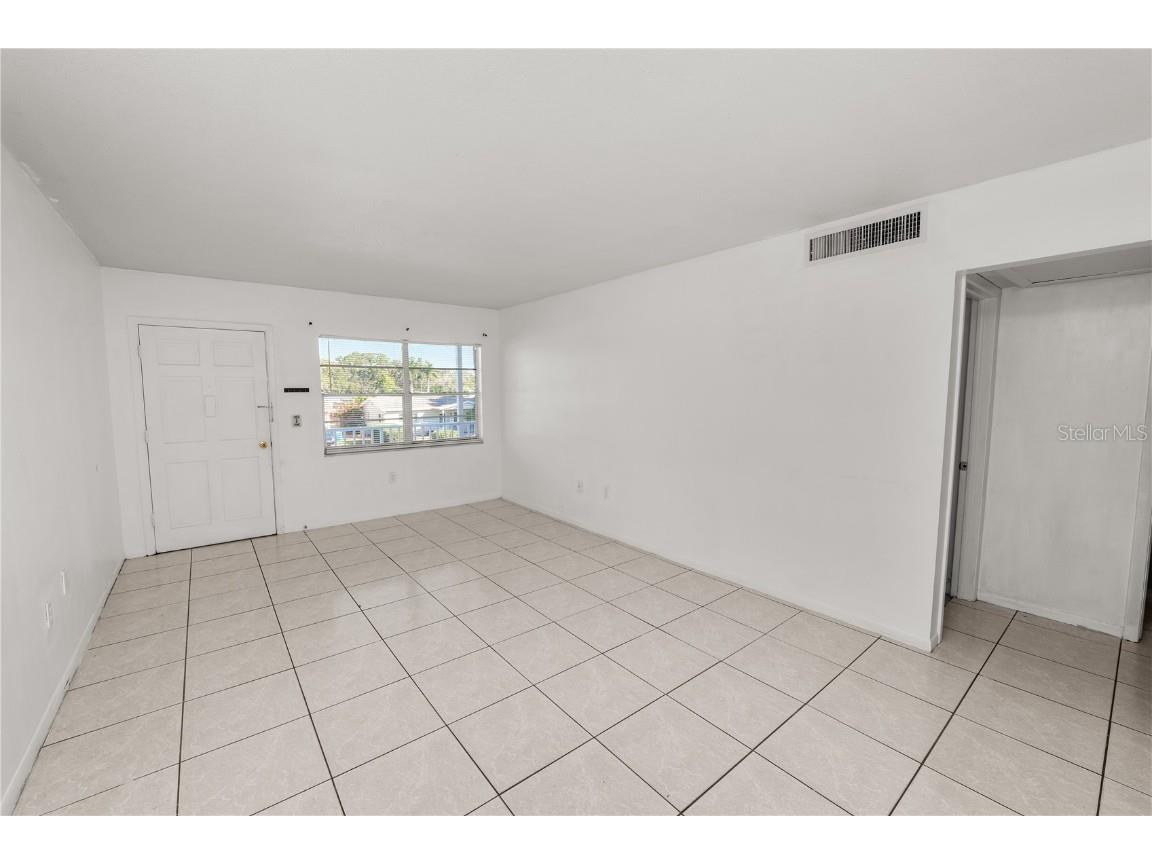 5728 14th Avenue N #205B Saint Petersburg FL 33710 TB8447845 image7