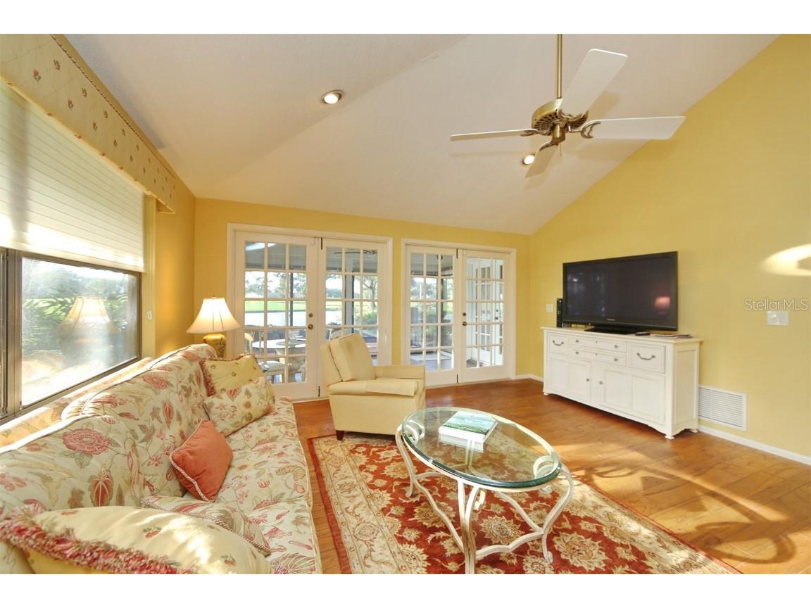 5728 Doral Drive Sarasota FL 34243 A4671944 image13