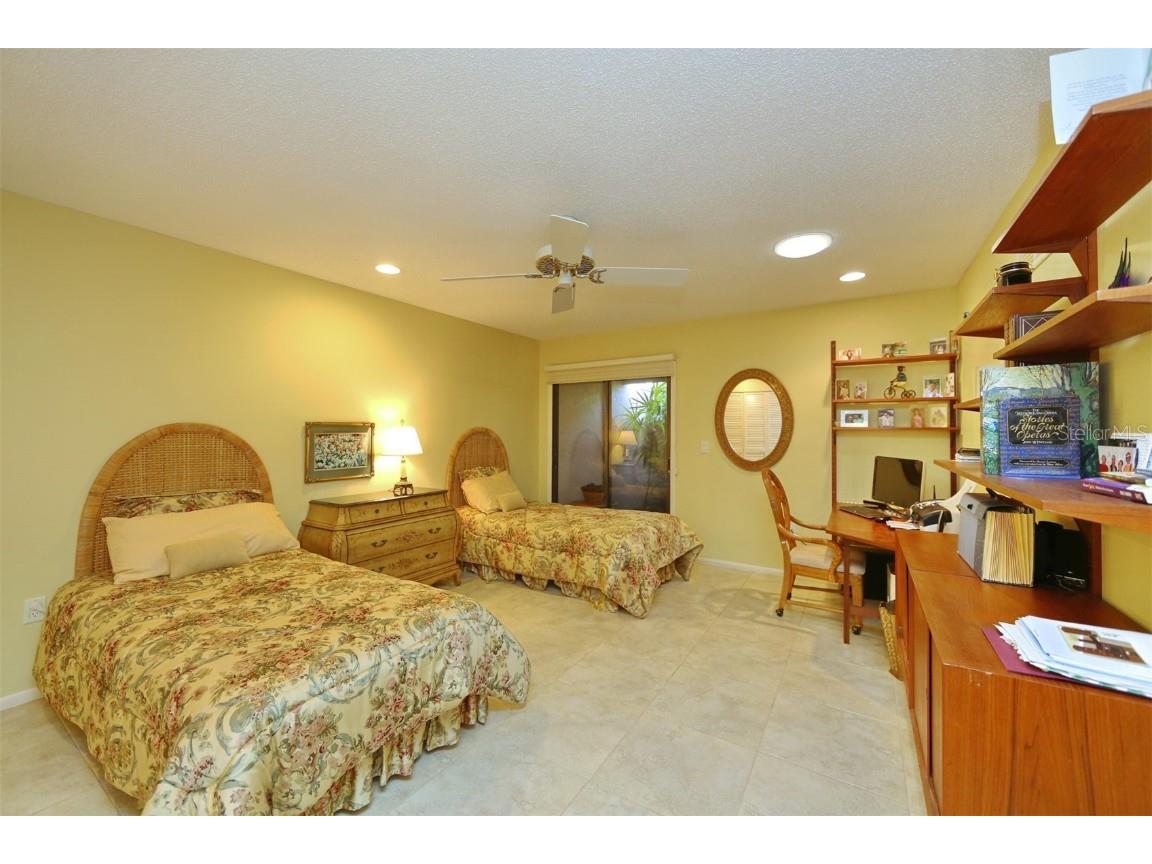 5728 Doral Drive Sarasota FL 34243 A4671944 image19