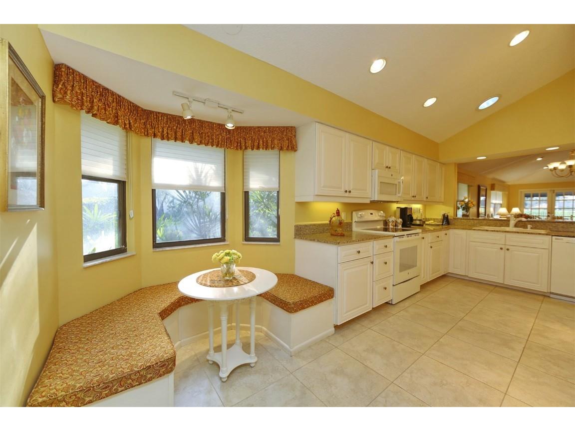 5728 Doral Drive Sarasota FL 34243 A4671944 image7