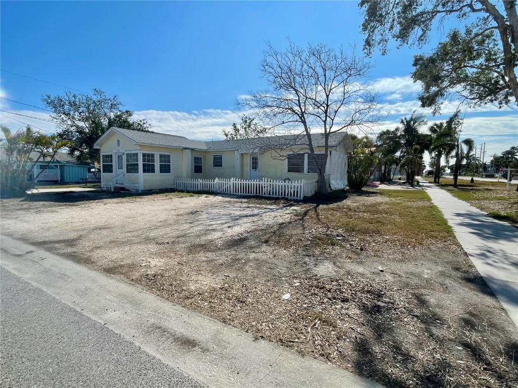 5732 31st Avenue S Gulfport FL 33707 TB8338593 image1