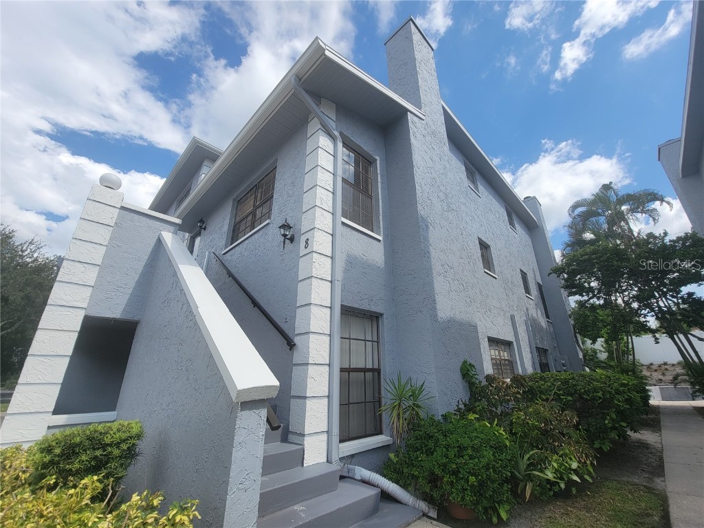 5732 Calais Boulevard N #8 Saint Petersburg FL 33714 U8136422 image1