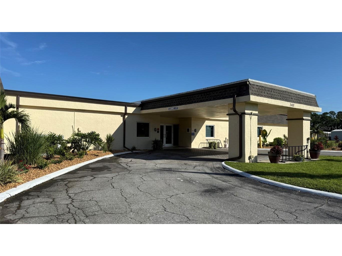 5733 Holiday Park Boulevard North Port FL 34287 C7513737 image24