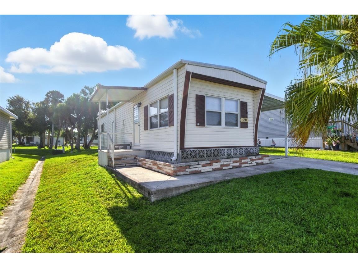 5733 Holiday Park Boulevard North Port FL 34287 C7513737 image3