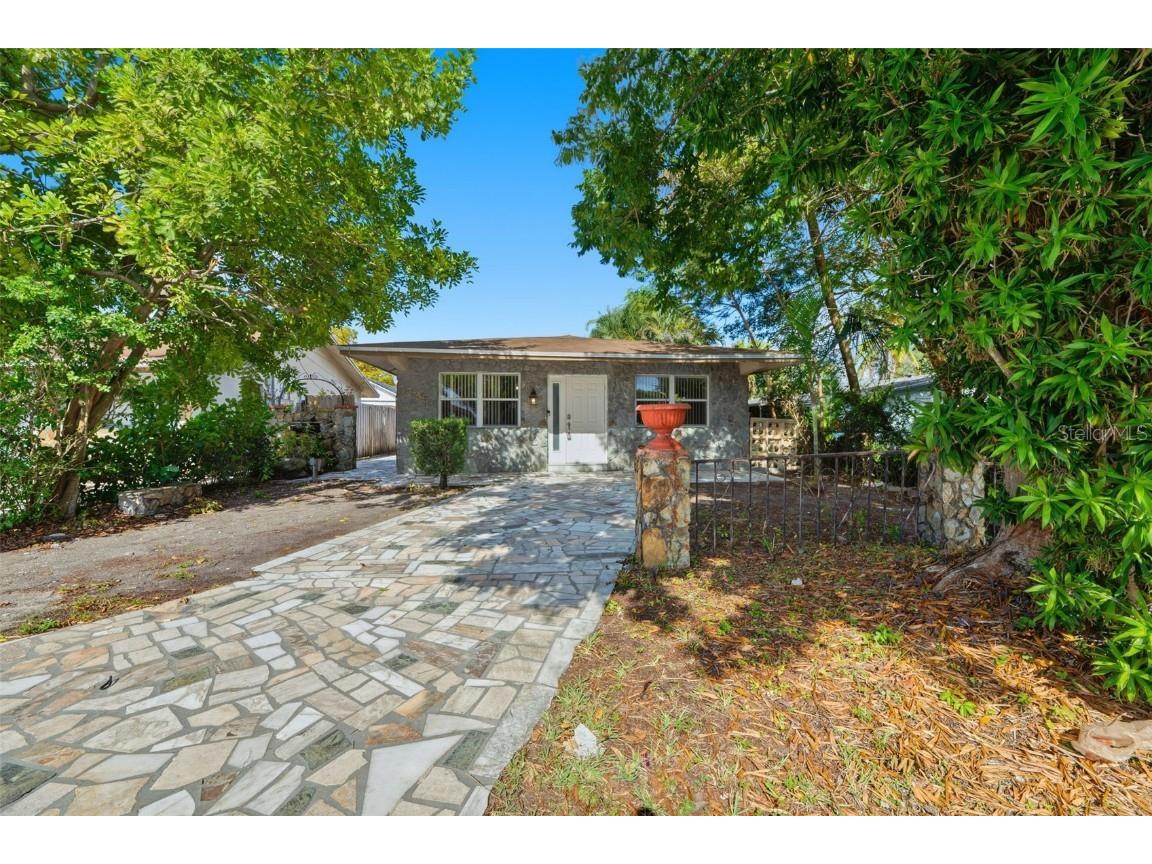 5735 Hayes Street Hollywood FL 33021 O6362092 image1