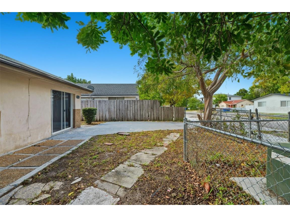 5735 Hayes Street Hollywood FL 33021 O6362092 image36