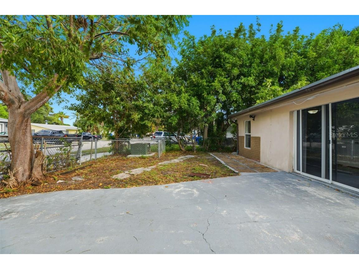 5735 Hayes Street Hollywood FL 33021 O6362092 image38